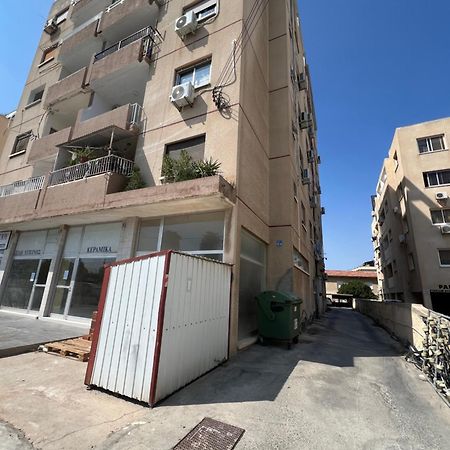 Tower Court Rooms Larnaca Bagian luar foto
