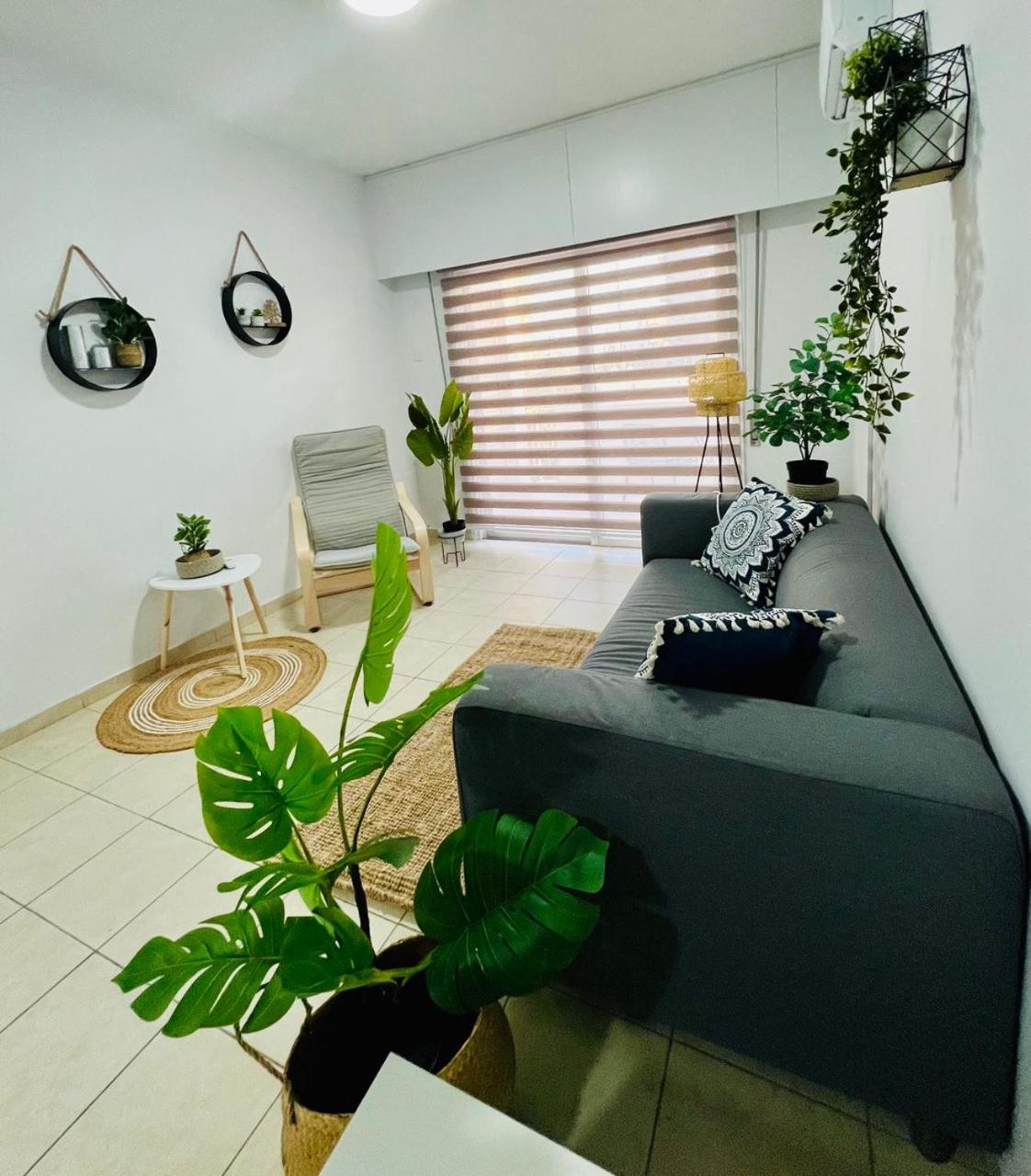 Tower Court Rooms Larnaca Bagian luar foto