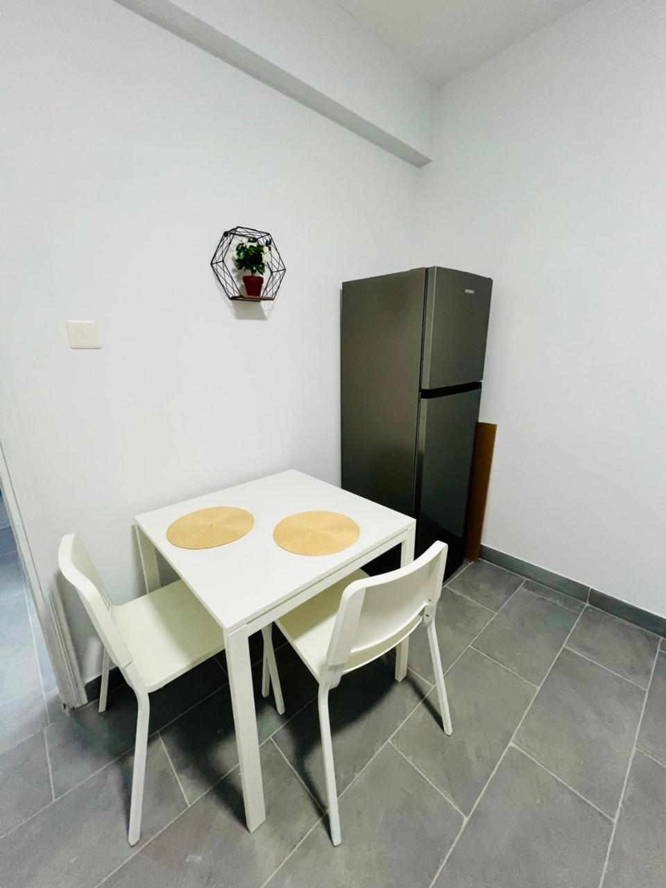 Tower Court Rooms Larnaca Bagian luar foto