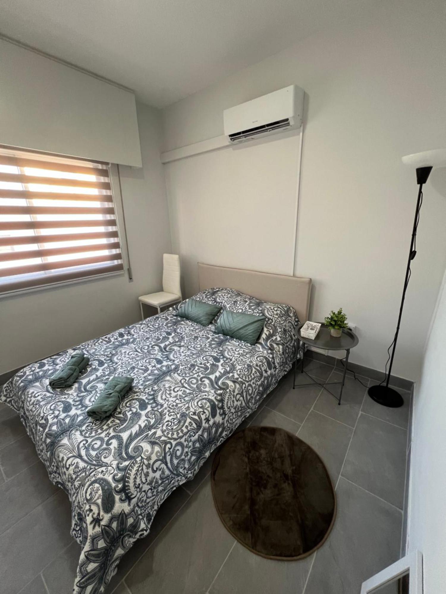Tower Court Rooms Larnaca Bagian luar foto